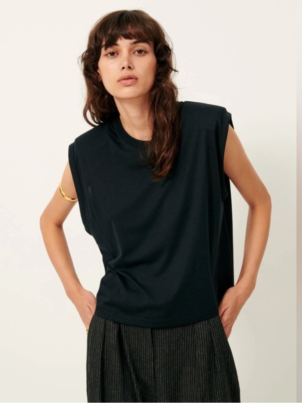 SESSUN NWT Sleeveless Black Muscle Tee – Classic Elevated Tank